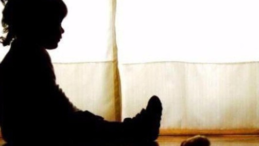 Denuncian que un juez le dio la custodia de un nene a su padre acusado del abuso sexual del menor