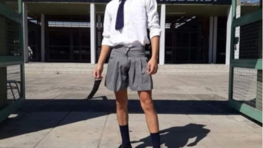 Tucumán: asistió de pollera al acto de egresado de la Escuela Técnica y fue discriminado