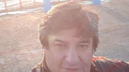 Fue a cobrar el sueldo, lo hallaron muerto y enterrado en la casa de su empleador