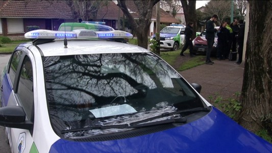 Asaltaron a una pareja de ancianos y le robaron 200 mil dólares de su departamento