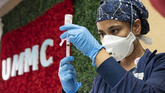 Detectaron el primer caso de reacción alérgica a la vacuna de Moderna