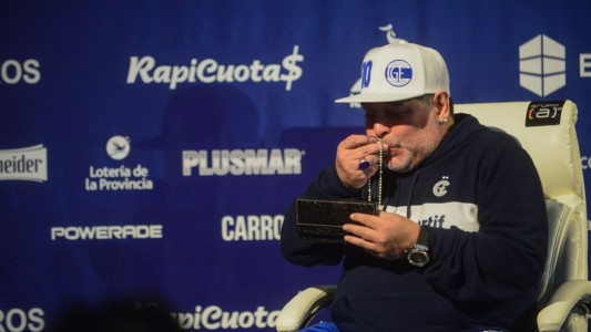 Apareció otra supuesta hija de Diego Maradona: juega al fútbol con la camiseta número diez