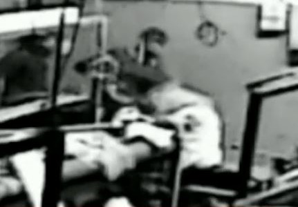 Torturaron a una anciana de 93 años: le dieron 12 latigazos, quisieron amputarle los dedos y matar a sus mascotas