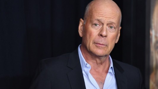 Foto: echaron a Bruce Willis de una farmacia por no usar barbijo
