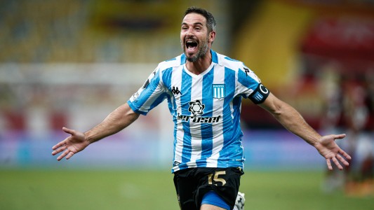 "Cansancio físico y mental": Lisandro López anunció su salida de Racing