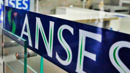 AUH, jubilaciones y pensiones: quiénes cobran este jueves y cómo sigue el cronograma