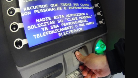 Nueva normativa: cajeros automáticos deberán usar huella dactilar para operar
