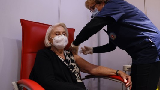 Francia sumó más de 23 mil casos y superó la barrera de los 3 millones de contagios