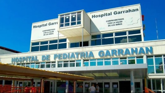 Una nena fue baleada en el pecho durante una "guerra" narco y lucha por su vida