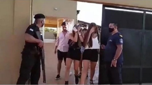 Publicó el video de la fiesta clandestina en el que su novia le fue infiel: "Yo durmiendo porque me dijo que se durmió y..."