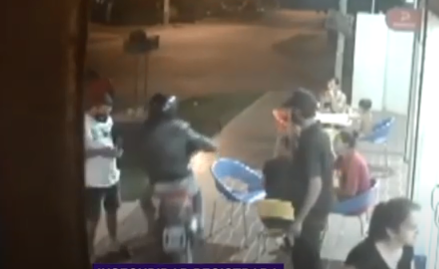 VIDEO: asi "trabajan" los arrebatadores de celulares en Córdoba