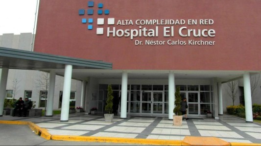 Un bebé de 15 meses murió por una salvaje golpiza y detuvieron a sus padres