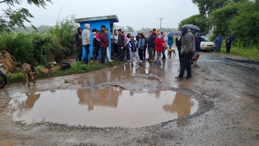 Cinco días sin luz: protesta de vecinos en Campo la Argentina