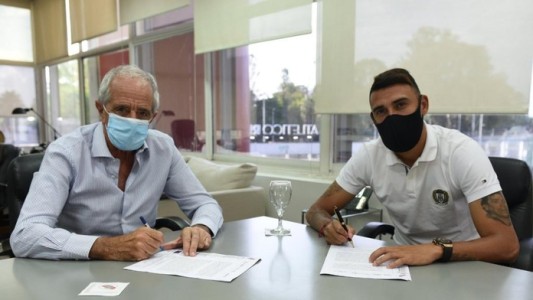 River oficializa la extensión de contrato de delantero Suárez