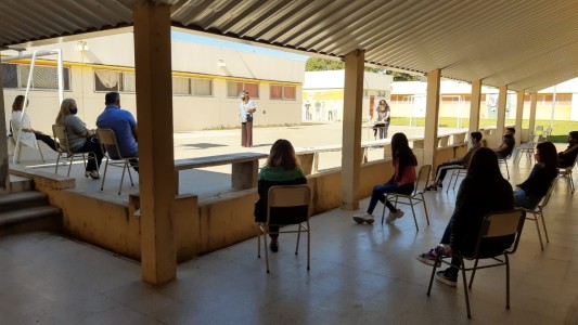 Volvieron los colegios secundarios: "espero que sea todo como antes"