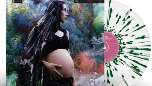 Desde la panza: lanza su primer disco y aún no nació