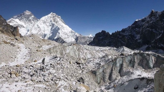 Alrededor de 200 desaparecidos por la ruptura de un glaciar en el Himalaya