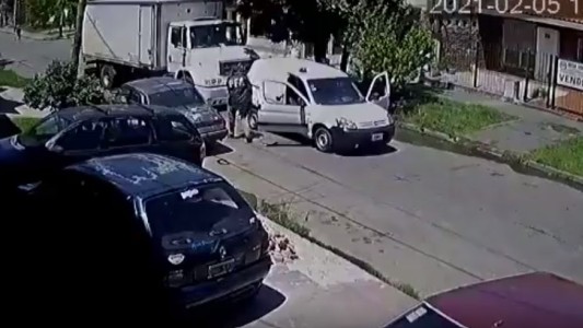 Vestidos de policías pararon un camión y le robaron todo a sus ocupantes