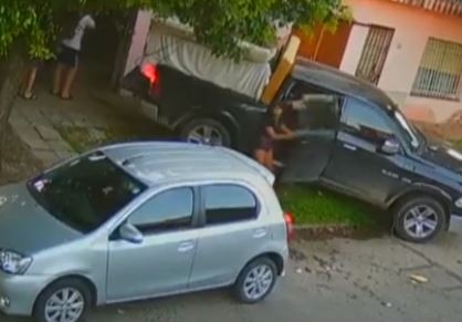 Vecinos impiden que usurpen una casa: "Ya los habíamos echado tres veces"