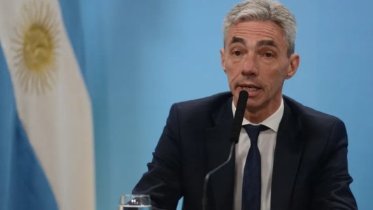 Internaron al ministro de Transporte por problemas cardíacos