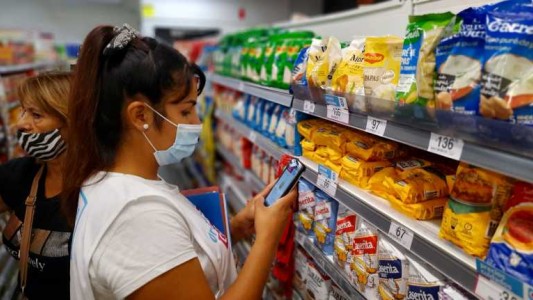 Las organizaciones sociales ya controlan los precios de los supermercados