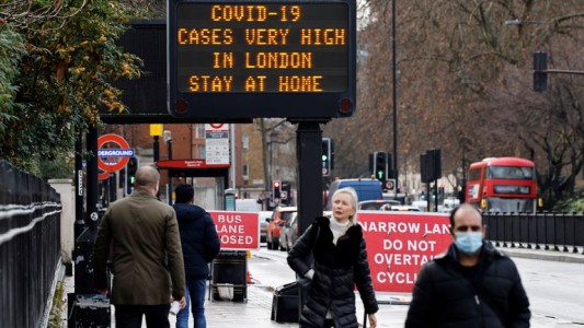 Detectan otra nueva cepa del coronavirus en Reino Unido