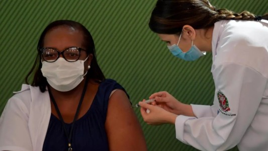 Proyecto S: vacunan a toda una ciudad en Brasil como ensayo clínico