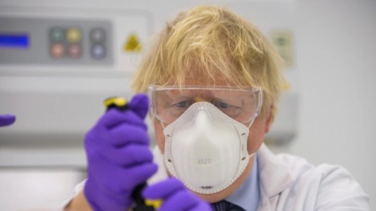 Infectan a personas con coronavirus para un estudio en el Reino Unido