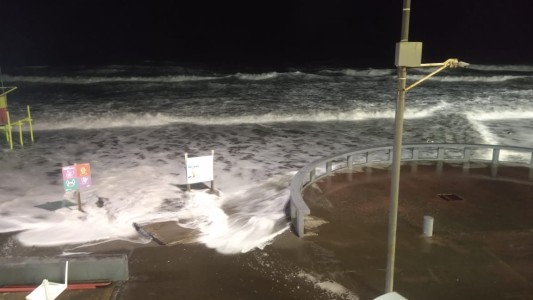 Sudestada en Monte Hermoso: el agua llegó hasta la costanera