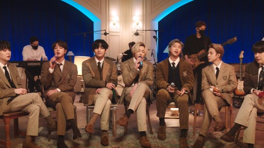 BTS, la banda furor del K-pop, se sube a los escenarios del MTV Unplugged