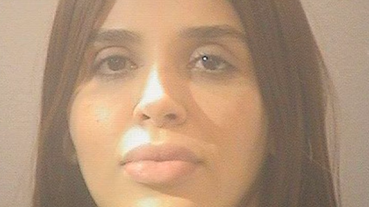 Difunden la primera foto de Emma Coronel, la esposa del Chapo Guzmán, detenida en Estados Unidos