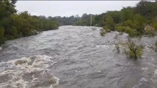 Alertan por la crecida de los ríos serranos, piden tomar precauciones