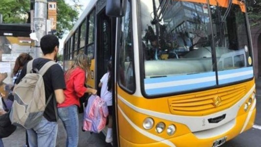 El transporte urbano podrá trasladar hasta 20 personas paradas