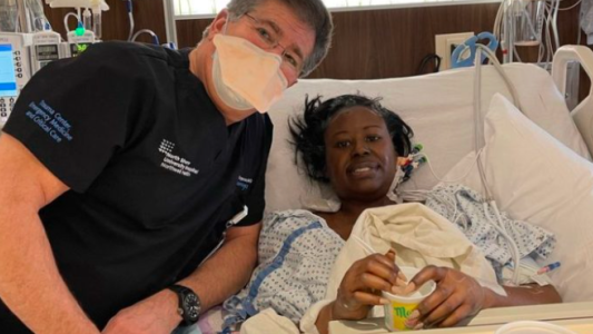 Se contagió hepatitis b tras hacerse un piercing en la nariz: tuvieron que hacerle un trasplante de urgencia