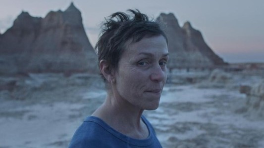 "Nomadland" se consagra como mejor película en los Globos de Oro