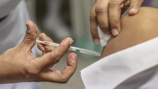 Comienza la vacunación a docentes: conocé los detalles