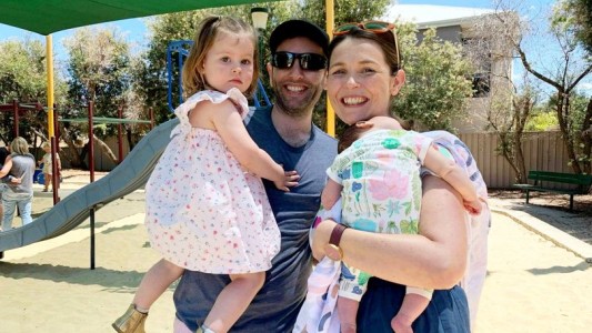 Una pareja fue diagnosticada con cáncer terminal con tres meses de diferencia: tienen dos hijos pequeños