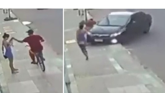 Video: atropelló al ladrón en bici que le robó el celular a su novia