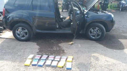Secuestran 30 kilogramos de cocaína escondidos en el airbag y paragolpe de un auto en Salta
