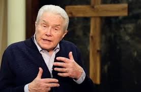 Murió Luis Palau, el pastor evangélico que realizó una misa masiva en el Obelisco