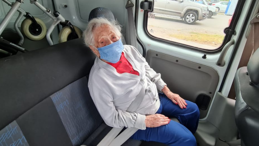 Con 107 años, se vacunó la mujer más longeva en Córdoba