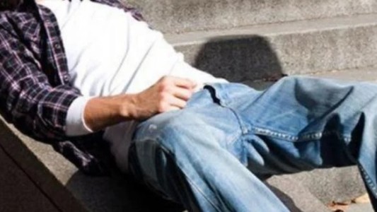 Fallo judicial: eximen a un padre de pagar pensión alimenticia a su hijo para "no eternizar su ociosidad"