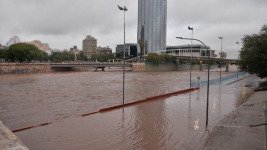 La "cola de novia" llega hasta la Costanera, que sigue cerrada a dos manos