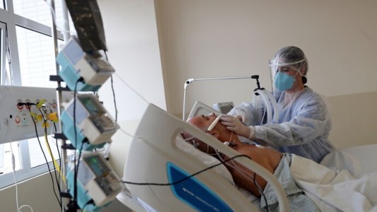 São Paulo al borde del colapso, casi un centenar de muertos por falta de camas de terapia intensiva