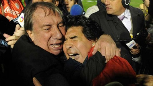 Bilardo sobre Maradona "Veo muchas banderas de Diego, ¿qué pasa?"