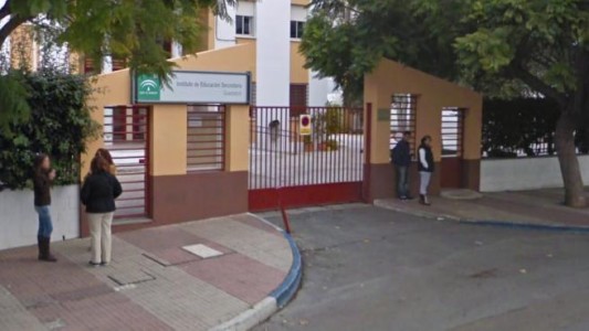 Tras recibir la vacuna de AstraZeneca: murió una docente española