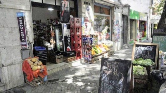 Un repartidor de pan agredió con un machete a dos hombres