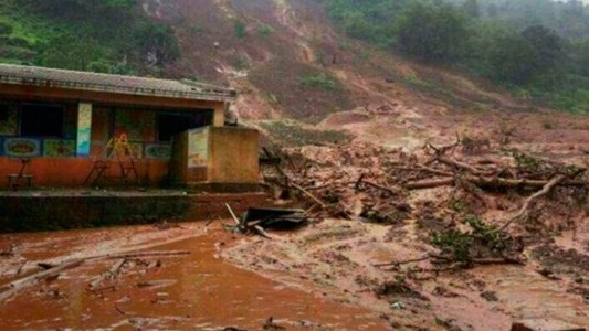 Una familia murió sepultada en su vivienda por un alud en Perú