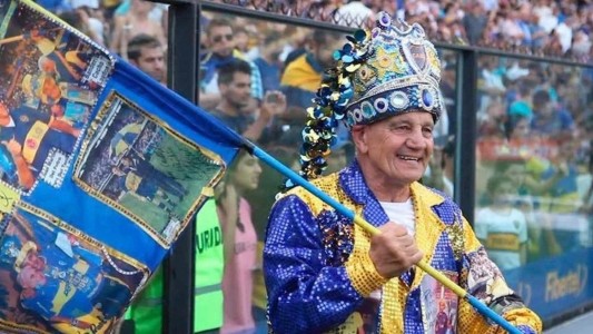 Murió el "Loco Banderita", histórico animador de Boca