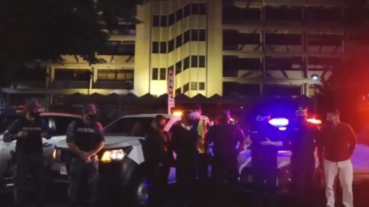 Uruguay revocó la residencia y expulsó del país a un argentino que organizó una fiesta clandestina